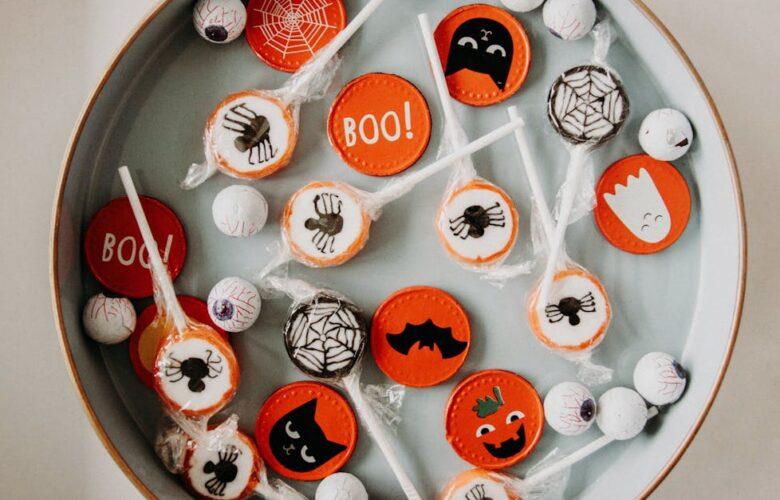 découvrez l'univers fascinant d'halloween, une fête emblématique où les costumes effrayants, les citrouilles illuminées et les sucreries abondent. plongez dans les traditions, les idées de décoration et des recettes délicieuses pour célébrer cette nuit magique au cœur de l'automne.