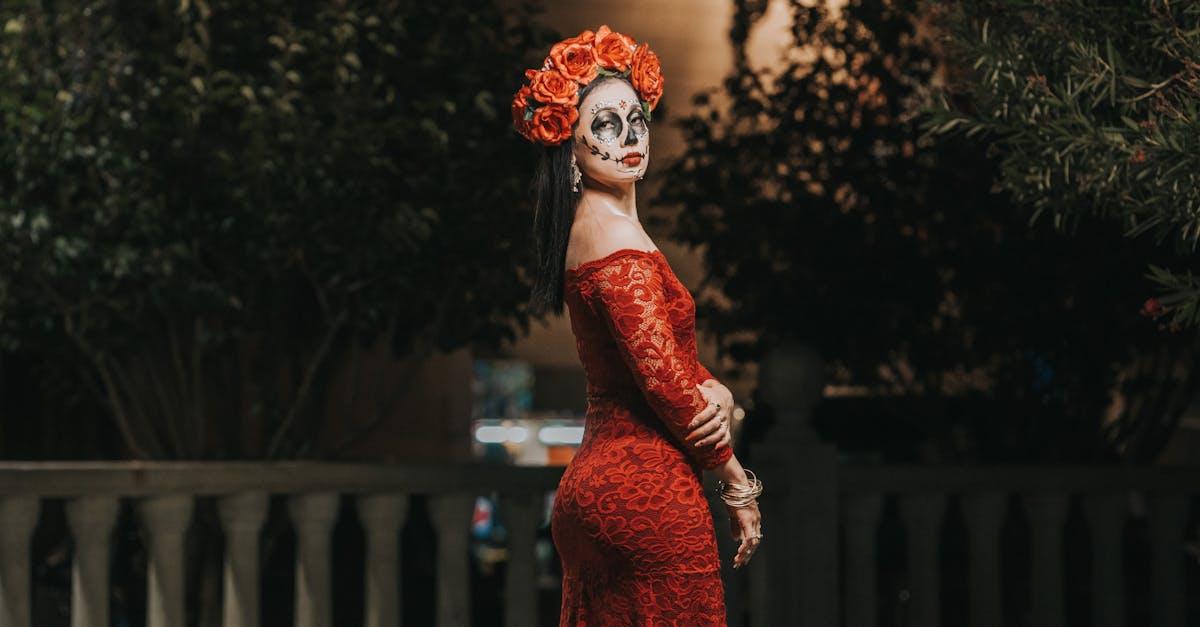 découvrez des idées créatives et envoûtantes de maquillage pour halloween. transformez-vous en vos personnages préférés avec nos astuces et tutoriels simples. préparez-vous à émerveiller et effrayer lors de cette nuit magique!