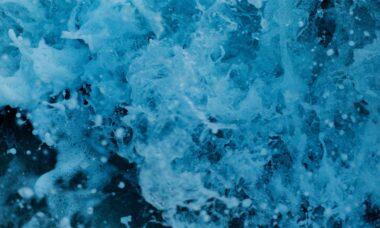 découvrez l'art fascinant du hydro dipping, une technique de personnalisation unique qui transforme vos objets en pièces uniques grâce à une impression à l'eau. apprenez les étapes du processus et laissez libre cours à votre créativité pour embellir vos accessoires, vêtements ou équipements avec des motifs époustouflants.