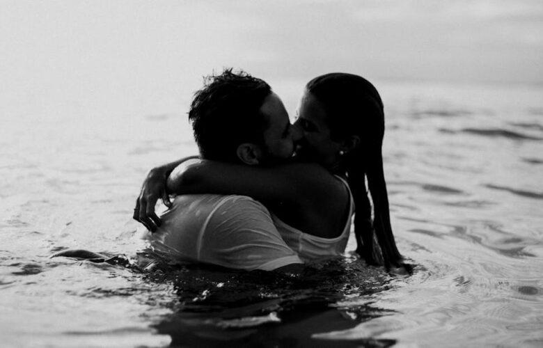 découvrez la profondeur de l'intimité, un voyage émotionnel et physique qui renforce les liens humains. explorez les différentes facettes de cette connexion, des relations amoureuses aux amitiés sincères, et apprenez comment cultiver une intimité authentique dans votre vie.