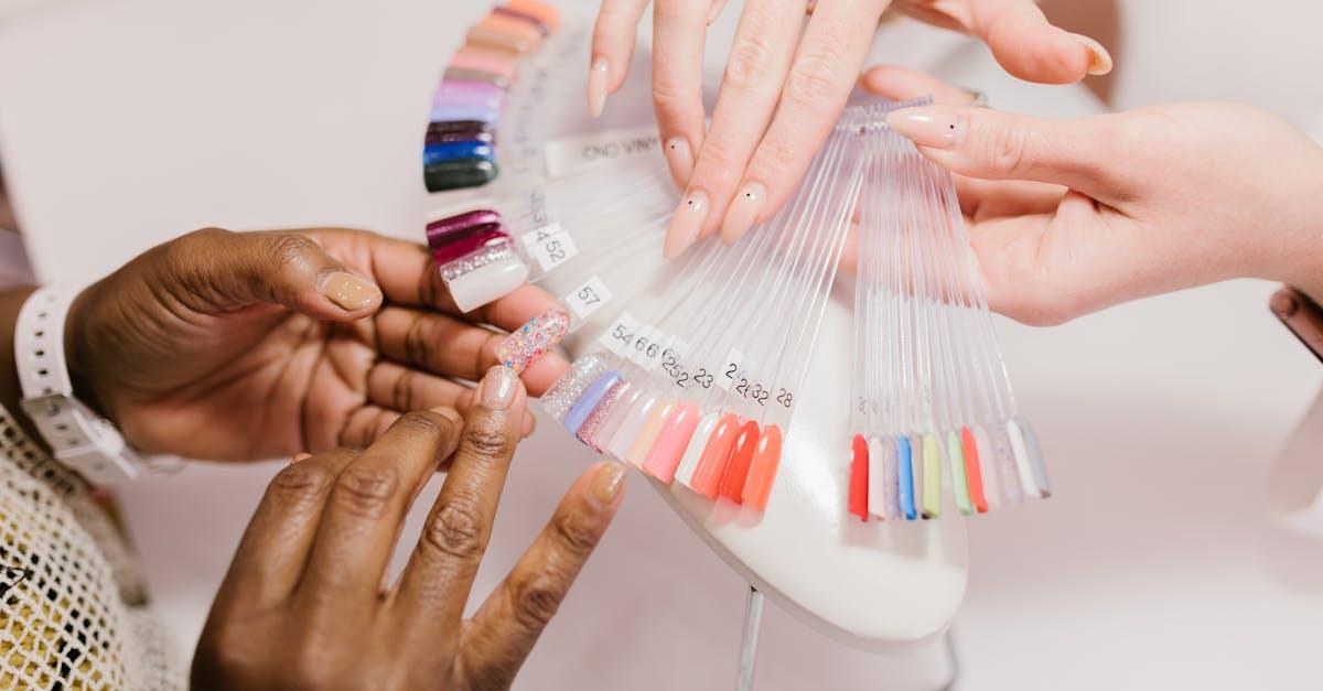 découvrez les meilleures astuces pour accélérer le séchage de votre vernis à ongles. obtenez des résultats rapides et des ongles impeccables avec nos conseils pratiques et produits recommandés.