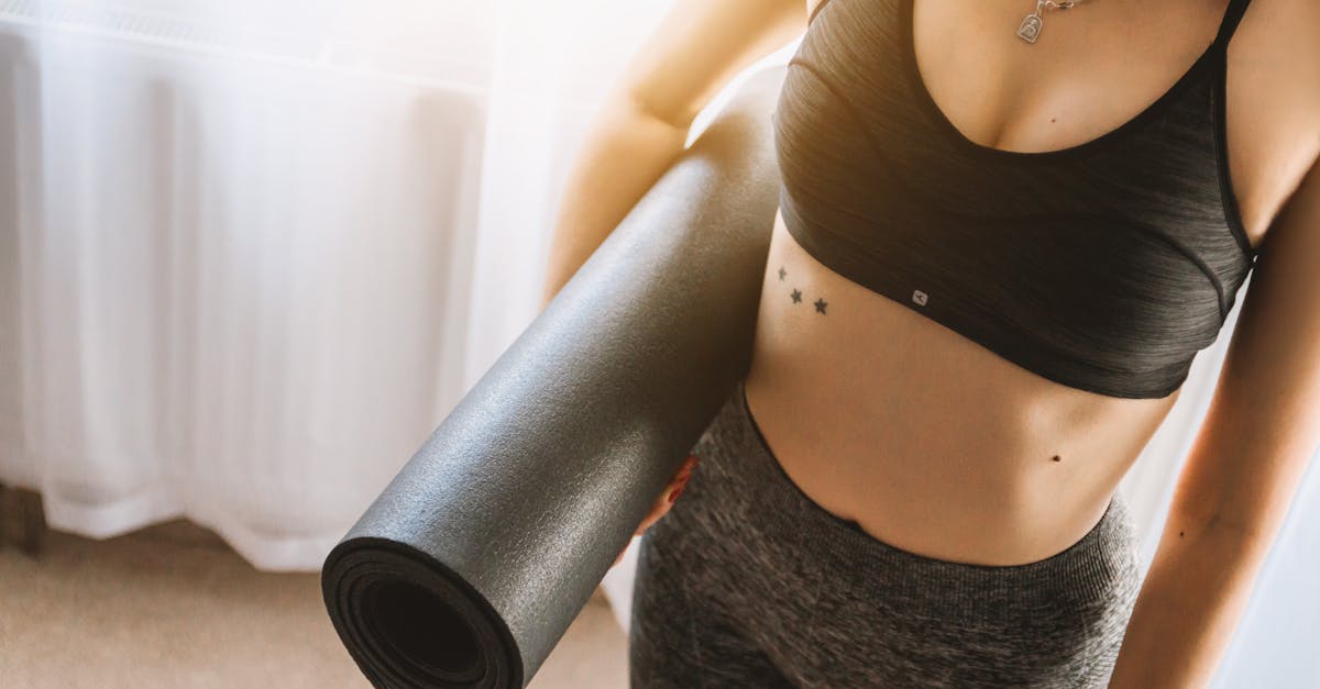 découvrez le pilates, une méthode d'exercice douce et efficace pour renforcer votre corps, améliorer votre posture et favoriser la détente. idéal pour tous les niveaux, apprenez à mieux contrôler votre respiration et à vous concentrer sur votre bien-être.