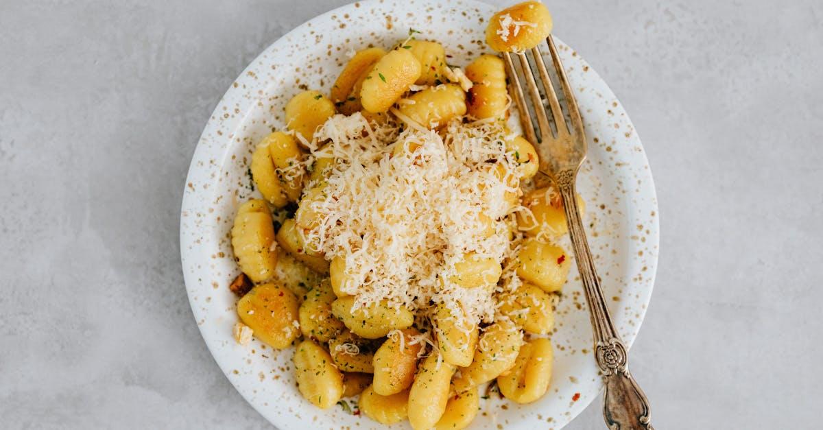 découvrez notre irrésistible gratin de pommes de terre, un plat crémeux et réconfortant, parfait pour accompagner vos repas. avec des couches de pommes de terre fondantes, de la crème et du fromage gratiné, ce délice fera le bonheur de toute la famille!