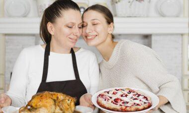 découvrez la recette parfaite du poulet rôti, croustillant à l'extérieur et juteux à l'intérieur. idéal pour un repas en famille ou entre amis, apprenez les astuces pour réussir votre poulet rôti à tous les coups!