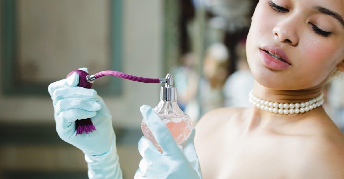 découvrez une collection envoûtante de parfums sensuels qui éveillent les sens et laissent une empreinte mémorable. parfaits pour toutes les occasions, ces fragrances captivantes ajoutent une touche d'élégance et de mystère à votre charme naturel.