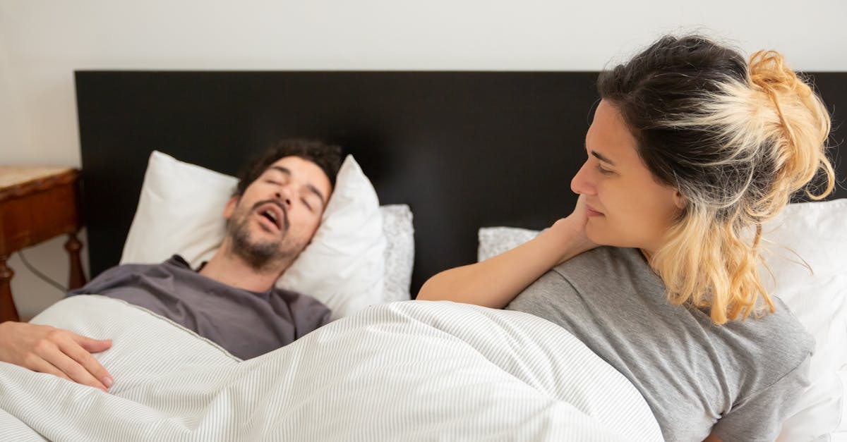 découvrez des remèdes efficaces contre le ronflement pour améliorer la qualité de votre sommeil. nos conseils pratiques et solutions naturelles vous aideront à réduire les nuisances sonores et à retrouver des nuits paisibles.