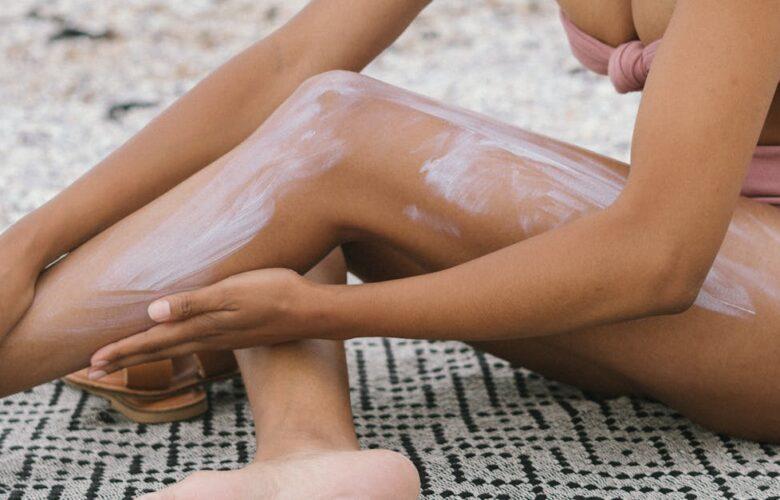 découvrez tout ce que vous devez savoir sur les coups de soleil : causes, symptômes, conseils de prévention et traitements pour protéger votre peau et profiter du soleil en toute sécurité.