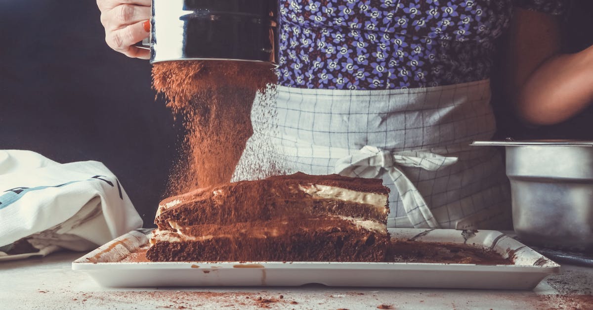 découvrez la recette délicieuse du tiramisu, un dessert italien emblématique à base de café, mascarpone et biscuits. apprenez à le préparer facilement à la maison pour ravir vos invités avec une douceur authentique et gourmande.