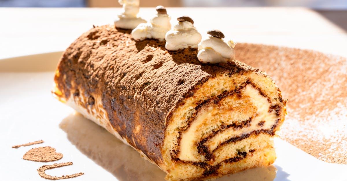 découvrez la recette traditionnelle du tiramisu, ce célèbre dessert italien aux couches de café, mascarpone et cacao. facile à préparer, il ravira vos papilles et apportera une touche gourmande à vos repas.