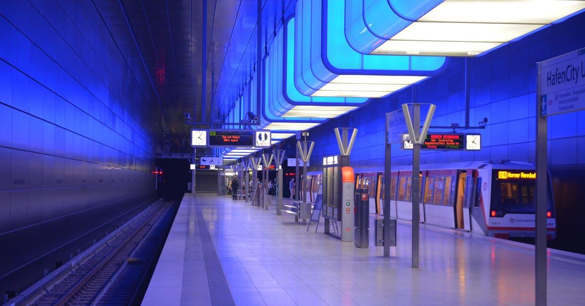 découvrez la convivialité et l'efficacité de notre gare, un point névralgique du transport où modernité et tradition se rencontrent. profitez d'un accès rapide à vos destinations avec des services complets, des boutiques et des restaurants à portée de main.