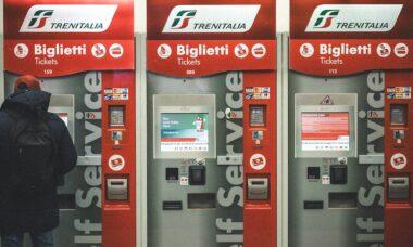 découvrez trenitalia, le principal service ferroviaire en italie, offrant des voyages confortables, rapides et pratiques à travers tout le pays. profitez de réservations faciles, de tarifs attractifs et d'un service de qualité pour explorer les plus belles destinations italiennes.
