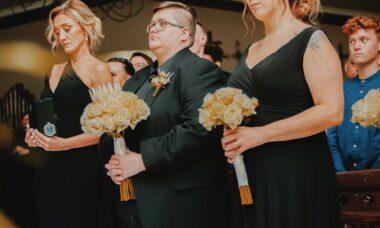 découvrez notre sélection étonnante de coiffures de mariage pour inspirer votre grand jour. que vous préfériez des chignons élégants, des ondulations romantiques ou des tresses raffinées, trouvez le style parfait qui ravira votre partenaire et vos invités.