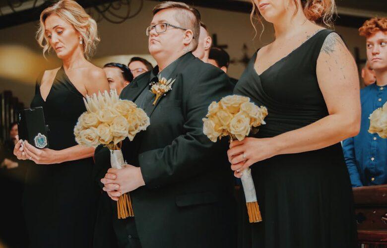 découvrez notre sélection étonnante de coiffures de mariage pour inspirer votre grand jour. que vous préfériez des chignons élégants, des ondulations romantiques ou des tresses raffinées, trouvez le style parfait qui ravira votre partenaire et vos invités.